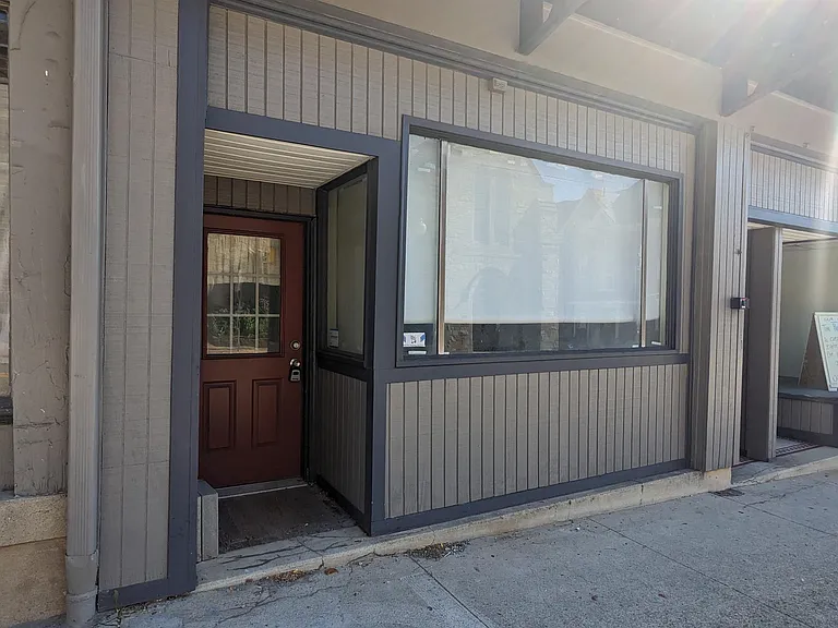 319 S Main St — Photo 1