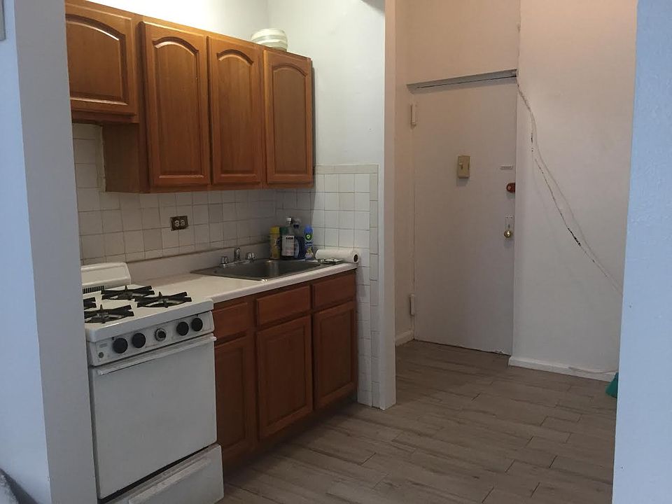 2nd image of 2102 Beverley Rd APT 1C