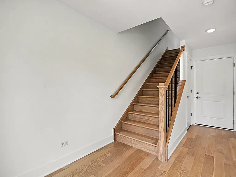 1215 Gateway Ct — Photo 10