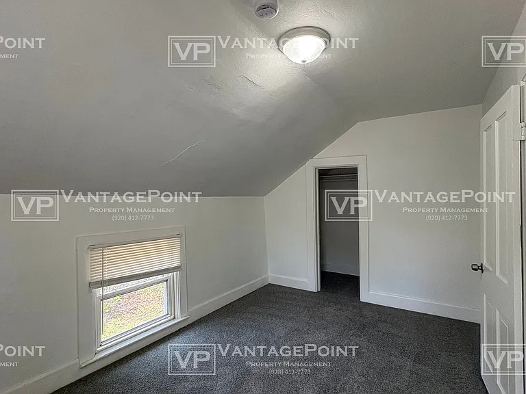836 11th Ave — Photo 8