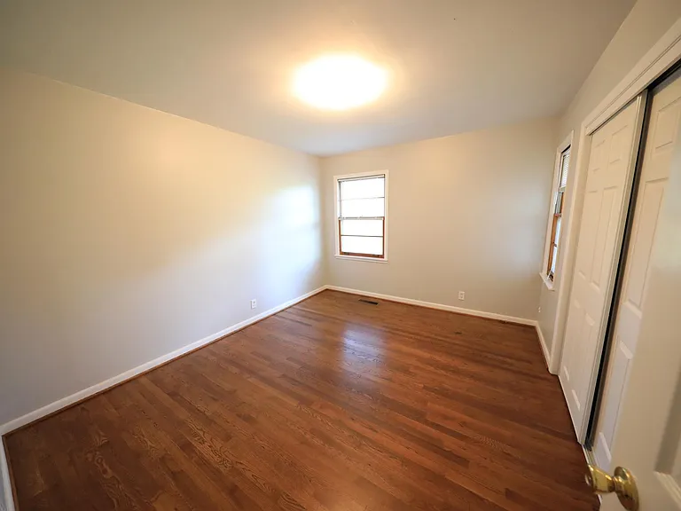 684 Valley Rd — Photo 7