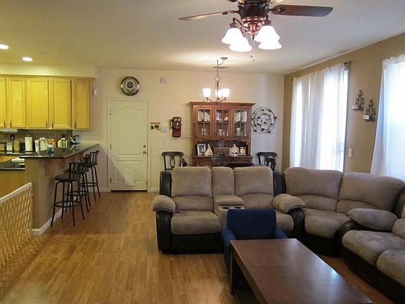 4th image of 5383 Noyack Way