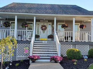 84 Maplewood St, Canvas, WV 26662