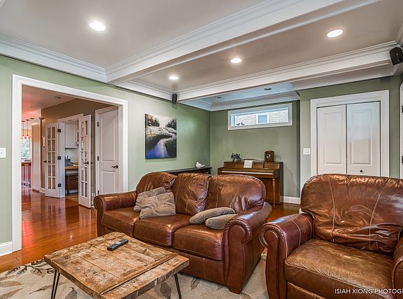 3rd image of 303 S Brewster Ave
