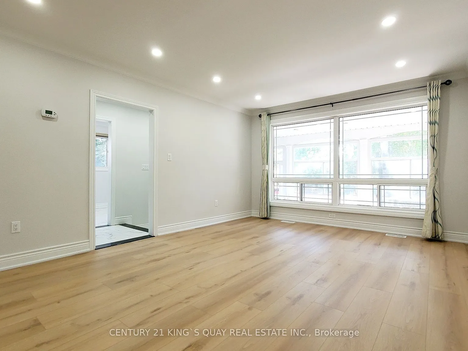 4 bed, $3,900 — Photo 4
