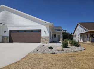 3711 Newcastle Dr UNIT 35, Janesville, WI 53546