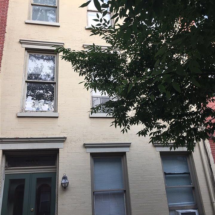 2nd image of 709 Bloomfield St #2