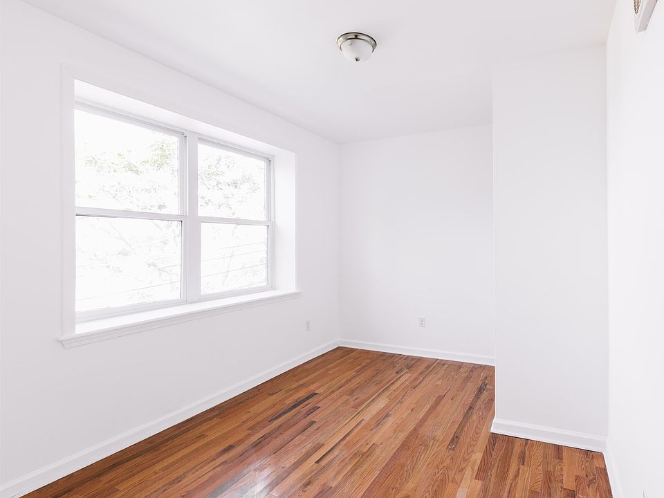 2nd image of 678 Selden St APT A8