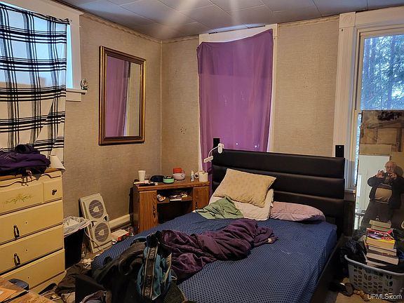5th image of 817 River Ave