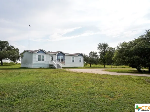 211 High Ridge Meadows Dr, Gonzales, TX 78629