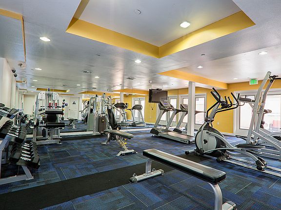 4th image of 11945 Magnolia Blvd APT 121