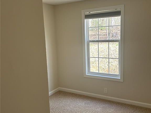 5th image of 130 Renee Dr