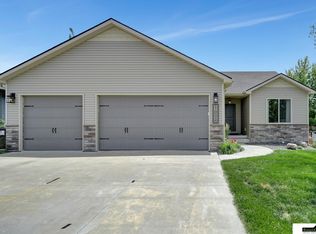 1002 Autumn Rd, Hickman, NE 68372