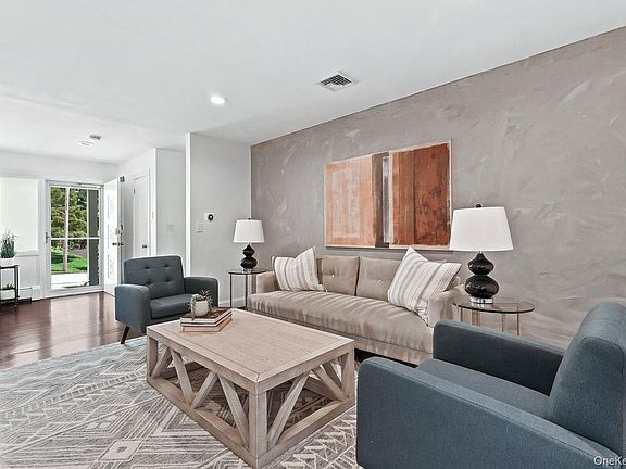5th image of 5 Deer Meadow Drive