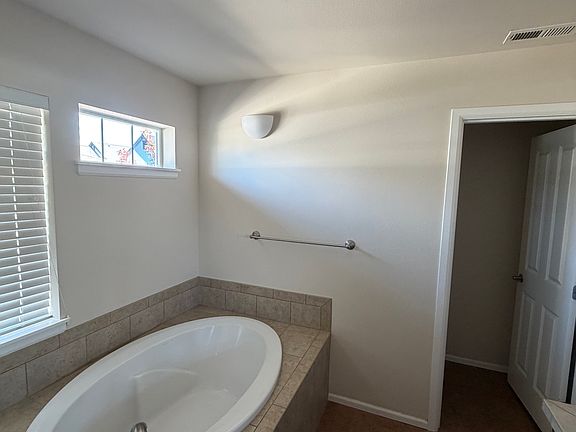 4th image of 1869 11th Ln NE