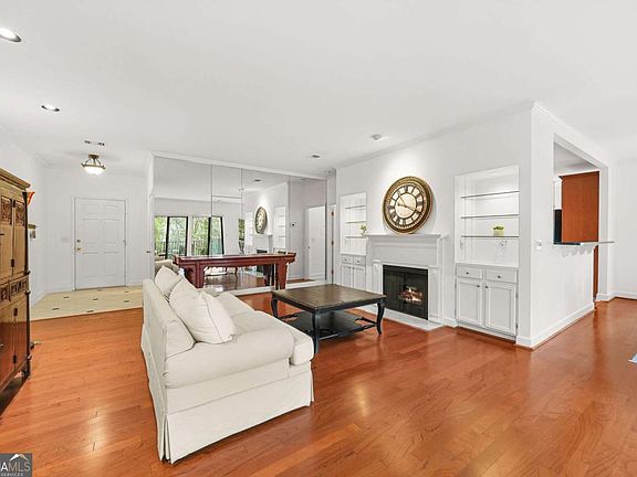 5th image of 3071 Lenox Rd NE APT 11