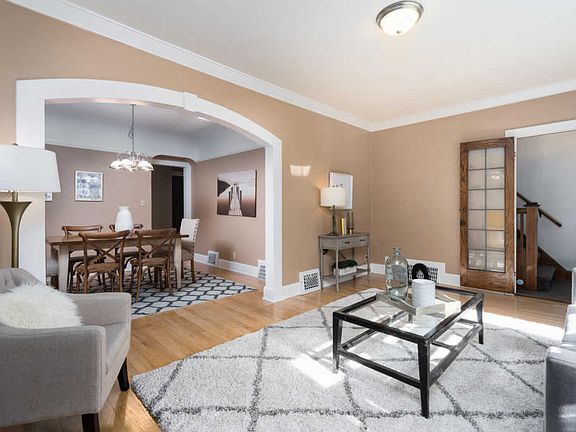 4th image of 3921 N Farwell Ave