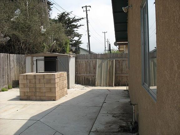 4th image of 230 Pioneer St