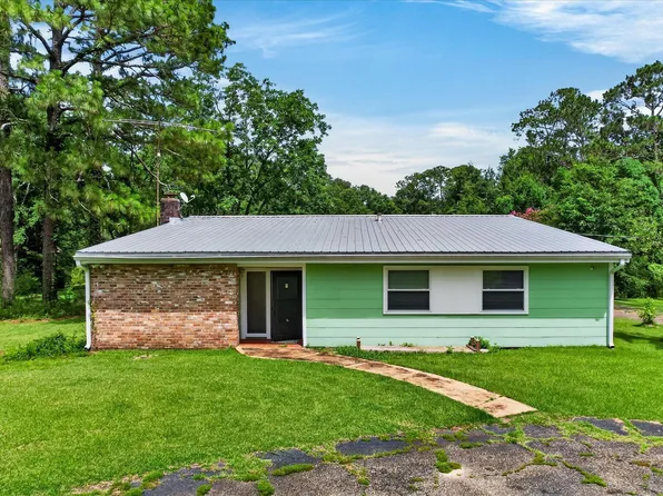 10452 Us Highway 11, Poplarville, MS 39470