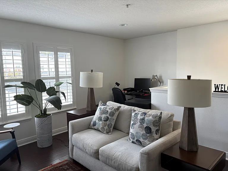 2639 Stanfield Ave — Photo 2