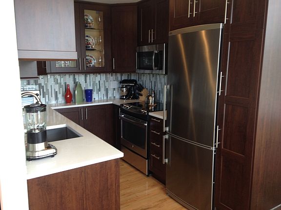 2nd image of 1907 Robinson Ave Unit 401