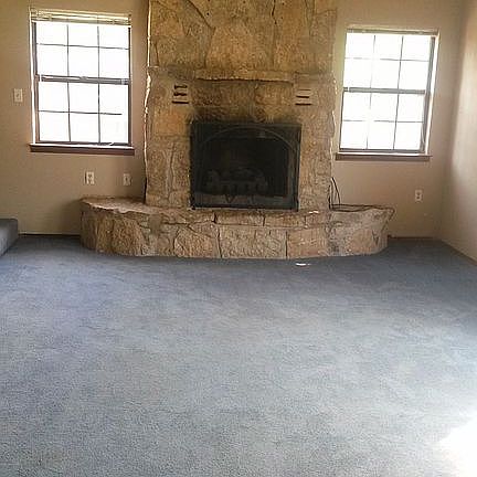 3rd image of 527 Valley Trail Dr