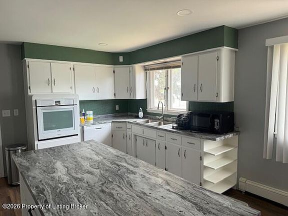 4th image of 406 2nd St W