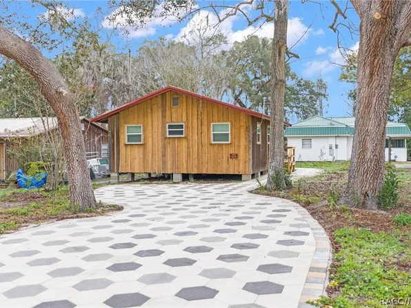 11589 E Salmon Dr, Floral City, FL 34436