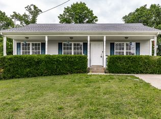 1041 Red Apple Ct, Clarksville, TN 37040