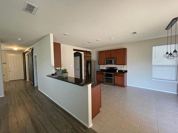 4th image of 1029 Bruni Ct