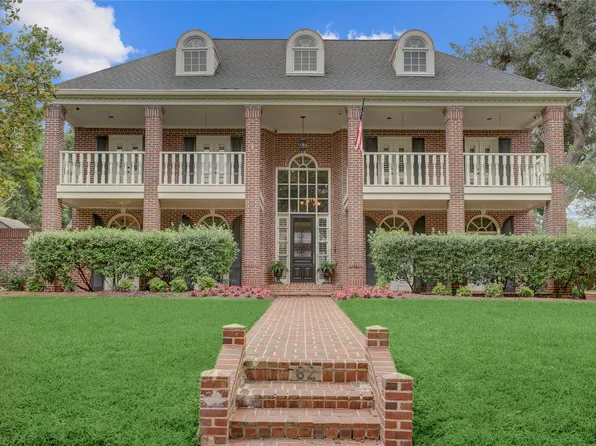 62 Pipers Walk, Sugar Land, TX 77479