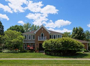 900 Hidden Lake Rd, Naperville, IL 60565