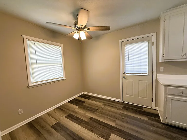 3368 S Vine St — Photo 6