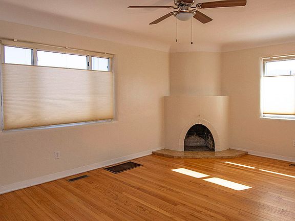 5th image of 341 Laguayra Dr NE