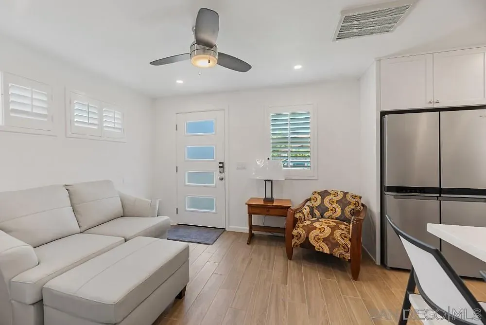 1 bed, 1.0 bath, 600 sqft, $3,495 — Photo 2