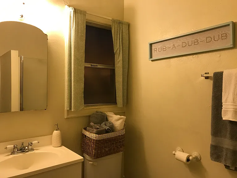 18 Washington Ave — Photo 11