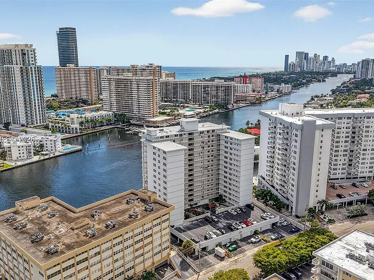 121 Golden Isles Dr #205 — Photo 65
