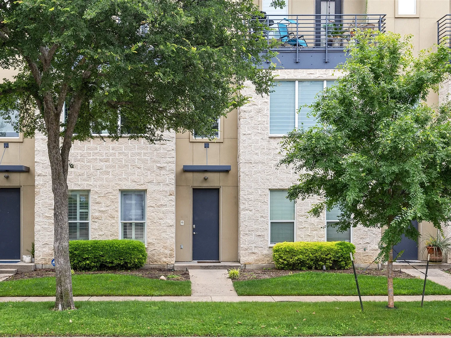 2 bed, 3.5 bath, 2187 sqft, $7,000 — Photo 1