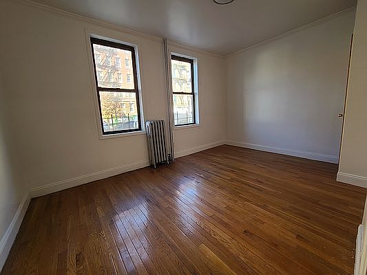 3rd image of 24 Saint Nicholas Pl #B1