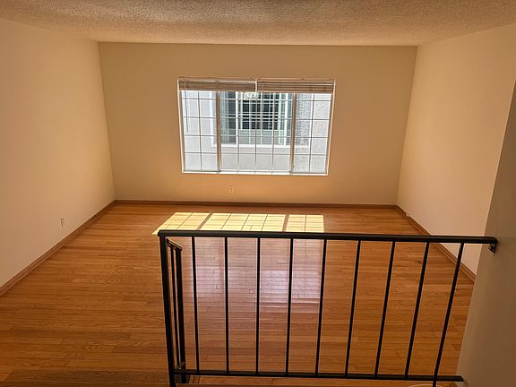 3rd image of 937 7th St APT 7