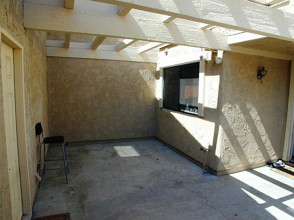 Private Courtyard Entry