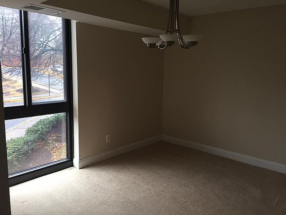 4th image of 2311 Pimmit Dr APT 210