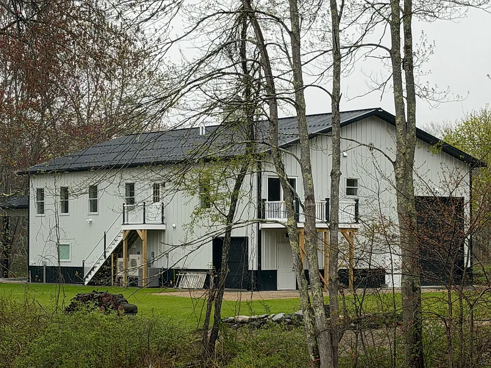 1916 Post Rd #1