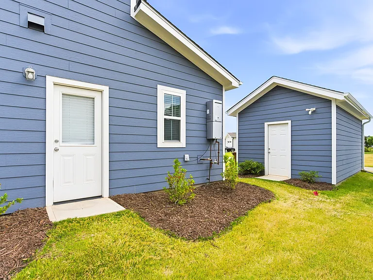 4003 Nairn Dr — Photo 16