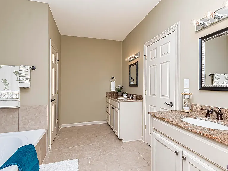 6342 Surrey Ln — Photo 12