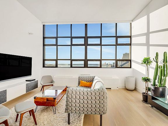 3rd image of 360 Furman St APT 832