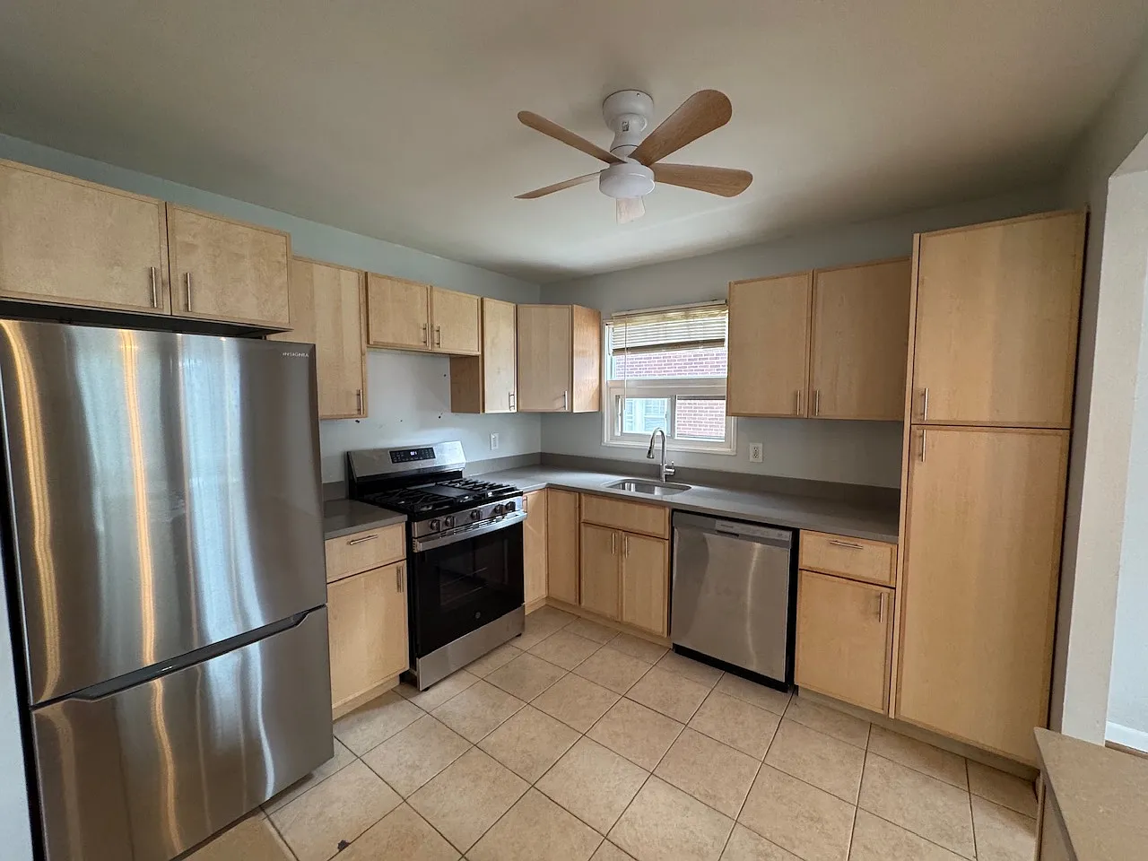 Kingsland Ln, Fort Lee — Photo 4