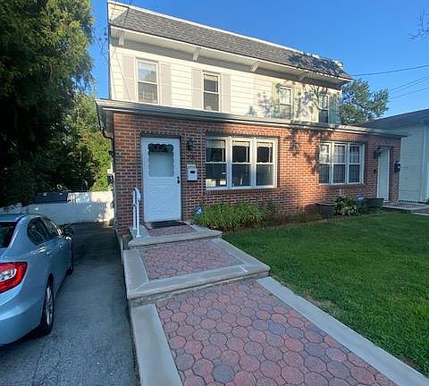 3rd image of 68 Bushey Ave