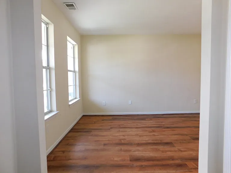 7559 Hughart St — Photo 25