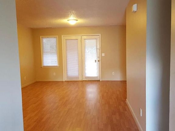 3rd image of 162 21st St SW #162